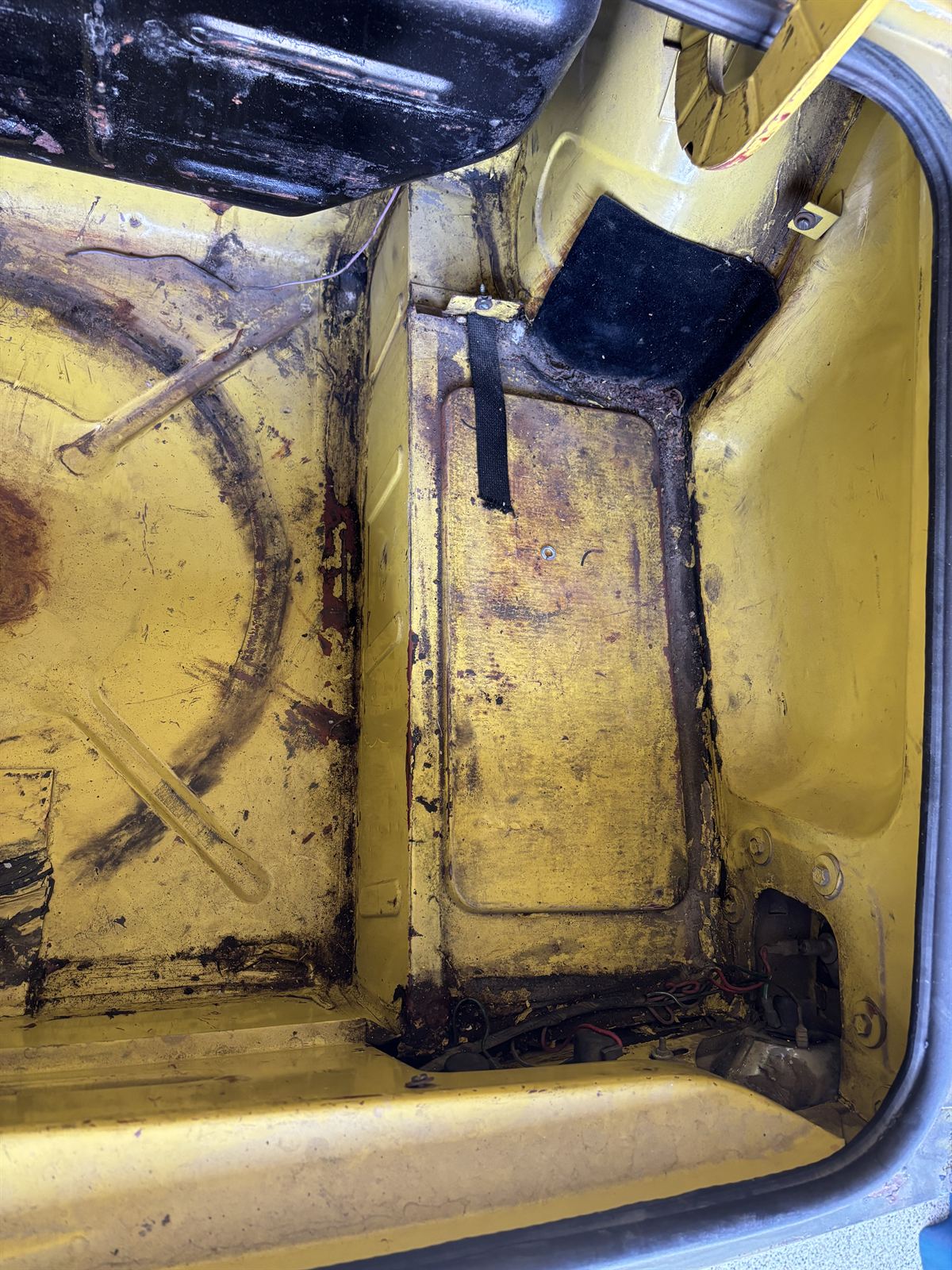 1974 Triumph TR6 rear boot.